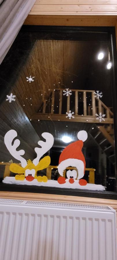 Pine Chalet Kazbegi Bagian luar foto